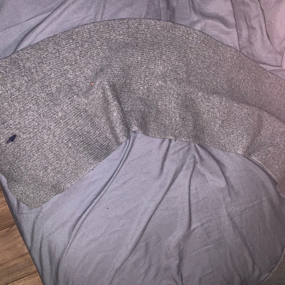 ❌(SOLD ELSEWHERE)❌
Polo Waffle Cashmere Wool Scarf In Light Grey⚪️ - Picture 3 of 5